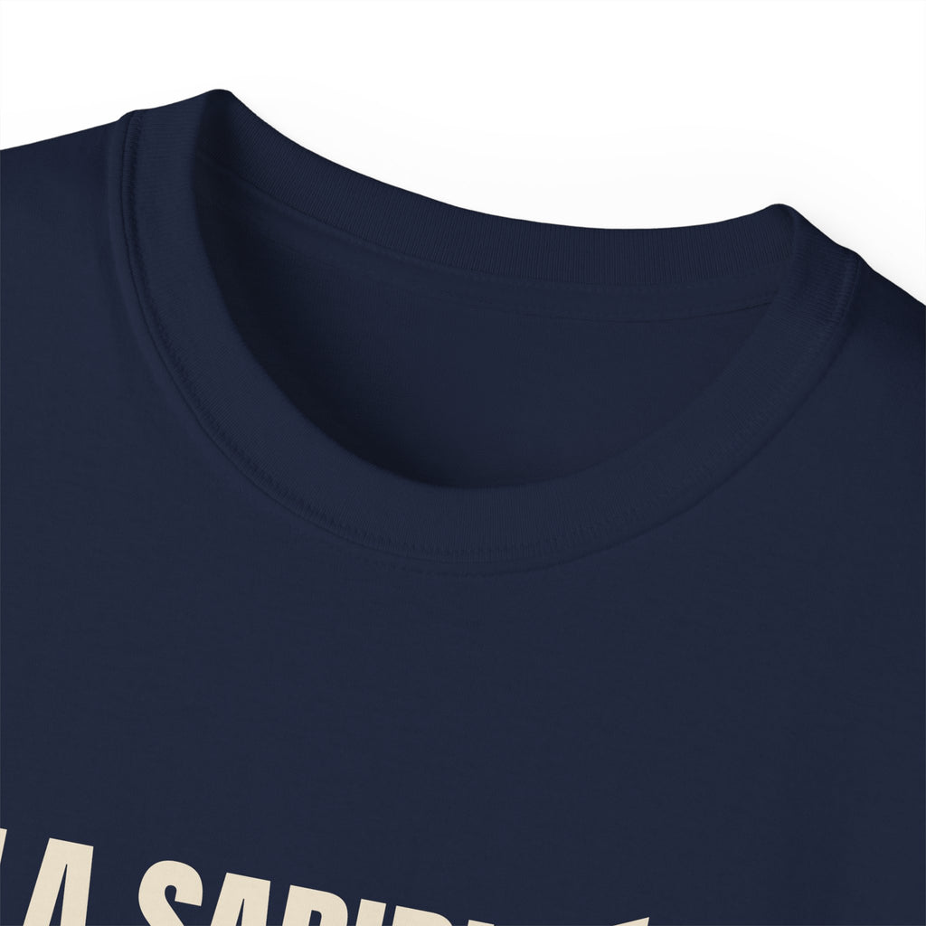 La Sabiduría Me Queda Bien Tee — Gray Out Loud (Spanish)